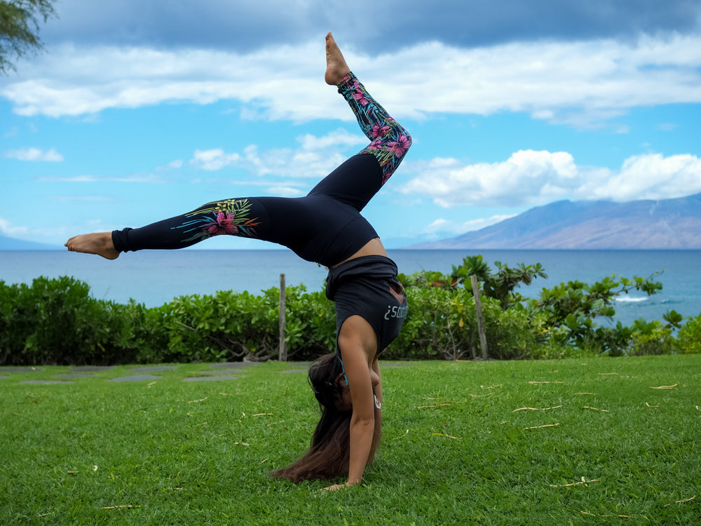 
                  
                    Hibiscus drip black Sports Leggings
                  
                